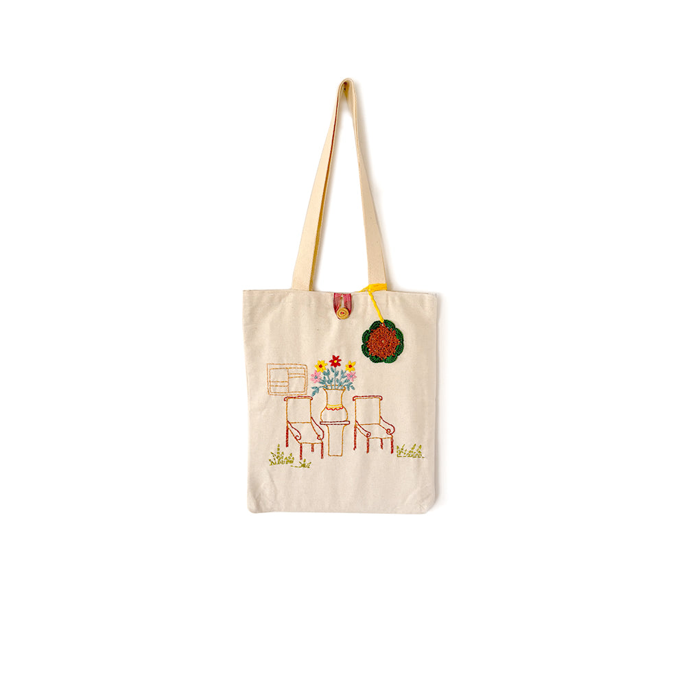 Cozy Corner Tote - Madhues