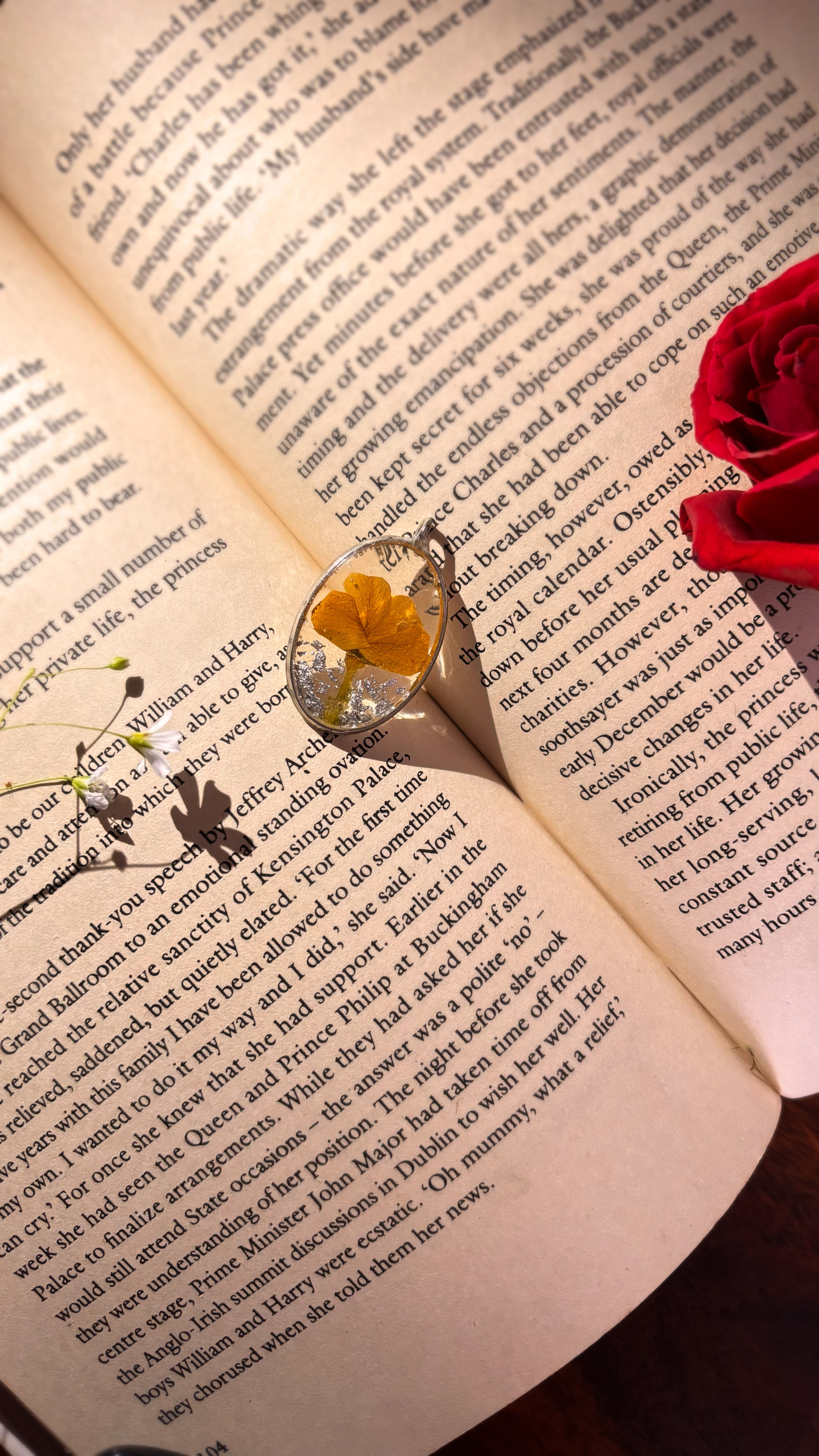 Sunny Flower Pendant - Madhues