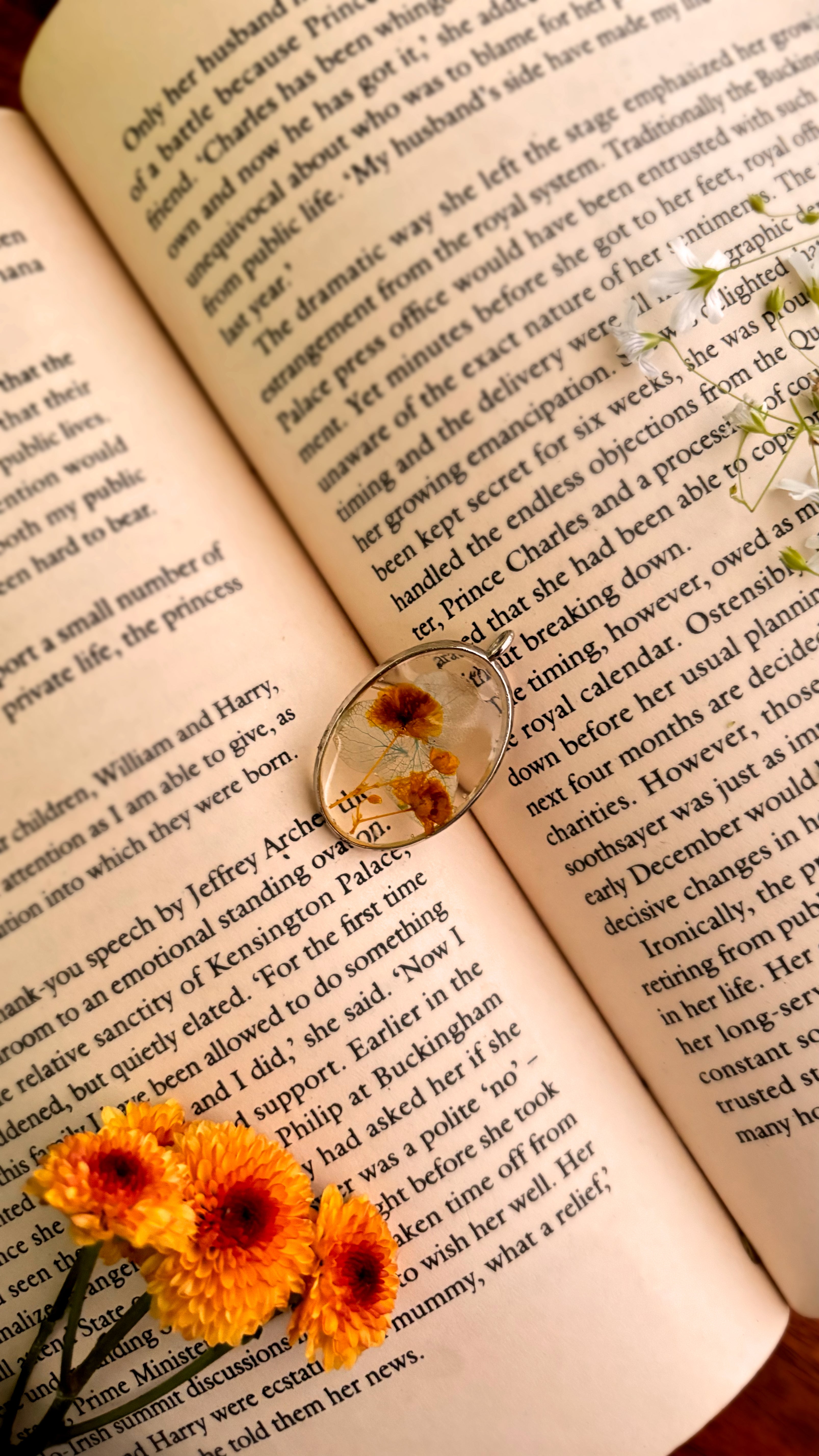 Golden Autumn Charm - Madhues